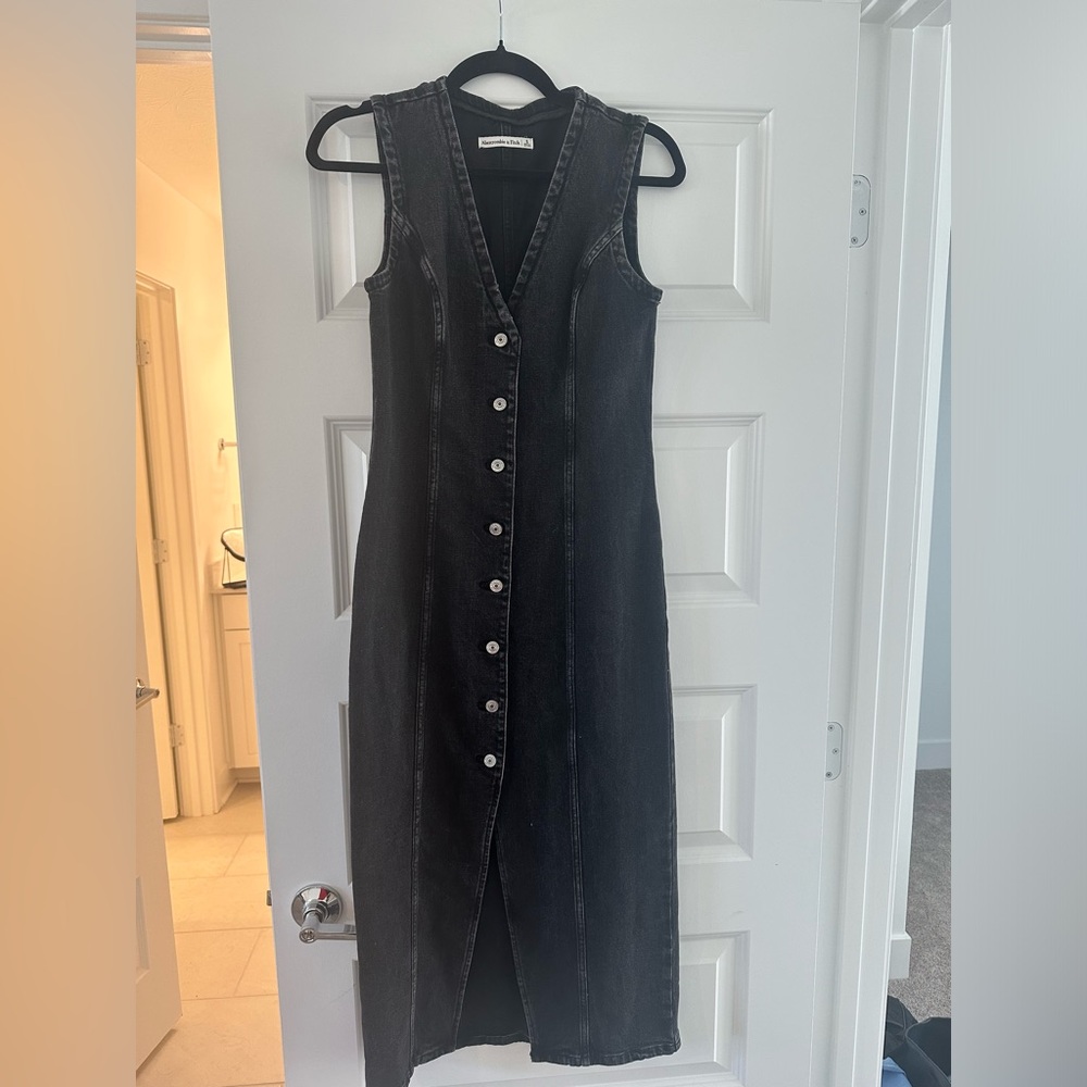 Abercrombie & Fitch Black Midi Dress